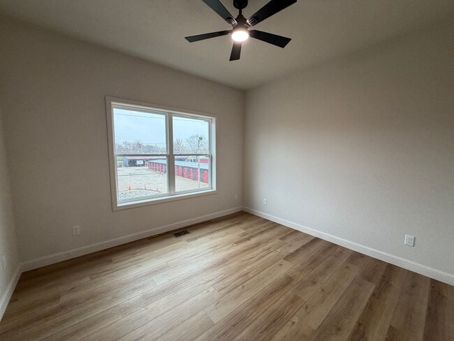 Building Photo - 325 Houghton St