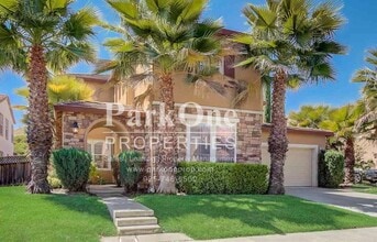 Building Photo - Stunning Montecito Home with Lime Ridge Trail Access