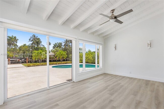 Building Photo - 330 Coconut Isle Dr