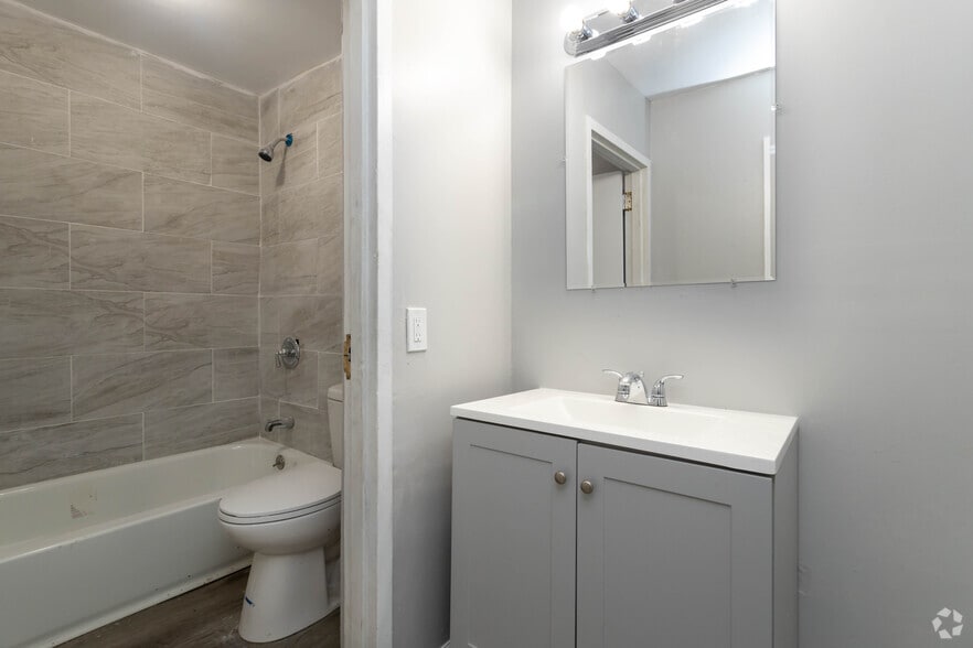 Interior Photo - Fultonview Manor