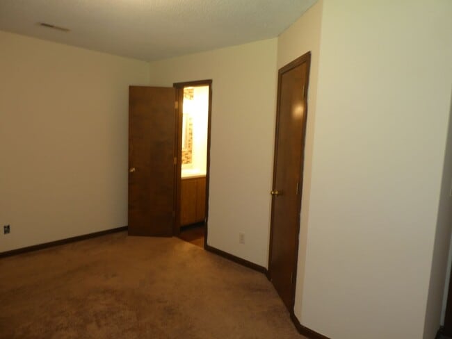 Building Photo - 3 Bed 1.5 Bath Home Off Of Mexico Gravel Road