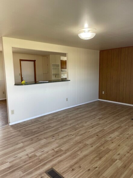 Building Photo - 7100 Karen Ln