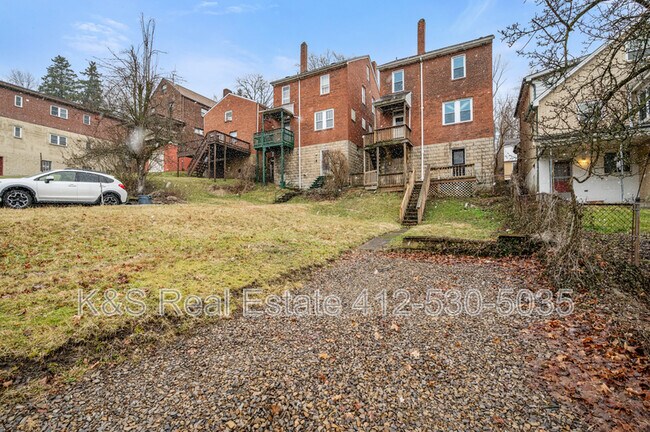 Building Photo - 139 Sumner Ave