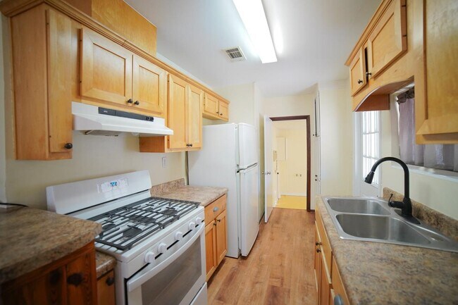 Building Photo - 231 Gaile Ave
