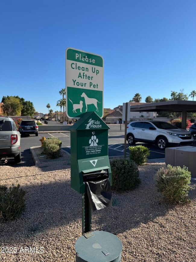 Building Photo - 1825 W Ray Rd