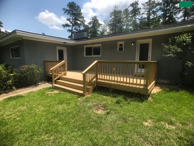 Building Photo - Newly renovated 3BR, 3.5 Bath Ranch with basement