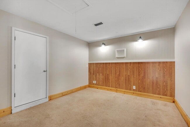 Building Photo - 266 Honeysuckle Way