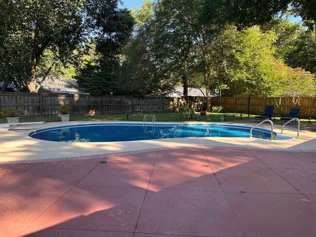 Building Photo - 454 Floyd Cir