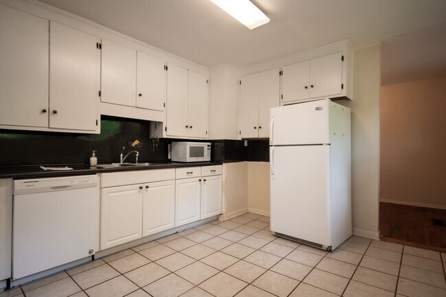 Building Photo - 175 Habersham Way