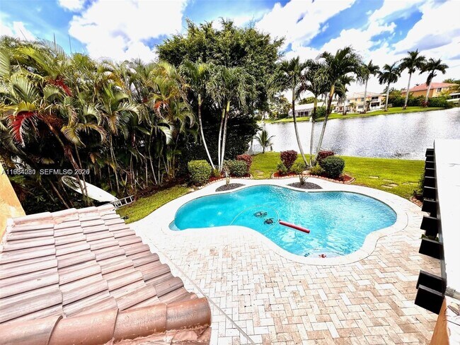 Building Photo - 19909 SW 7th Pl