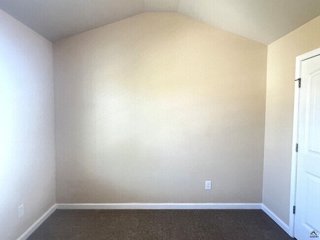 Building Photo - 807 Citrona Dr