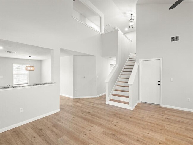 Building Photo - 303 Camellia Dr