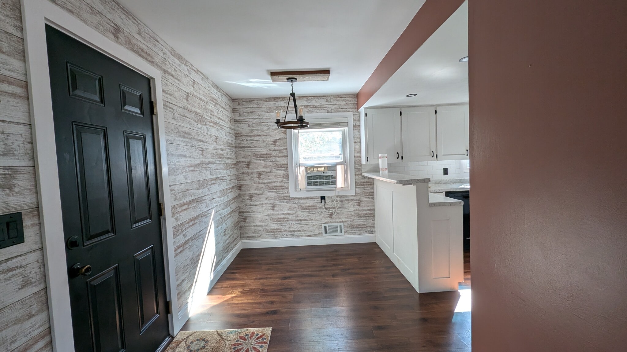 Building Photo - 206 Elm Ln