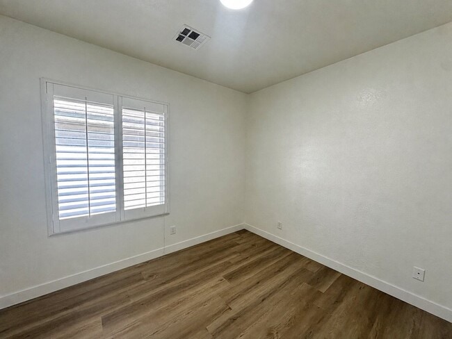 Building Photo - 10912 Golden Birch Pl
