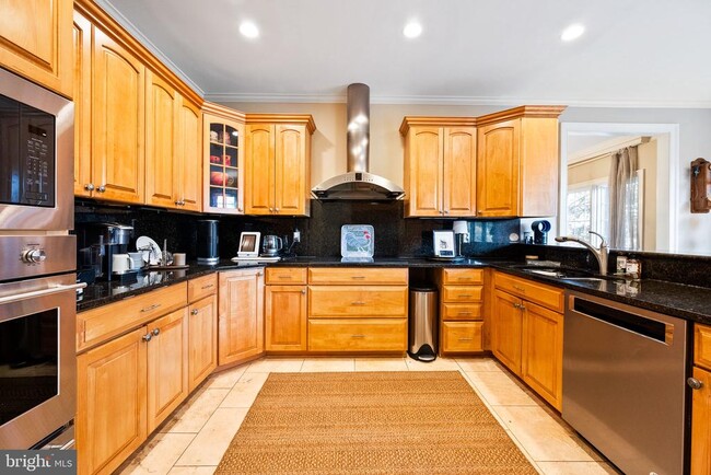 Building Photo - 10605 River Oaks Ln
