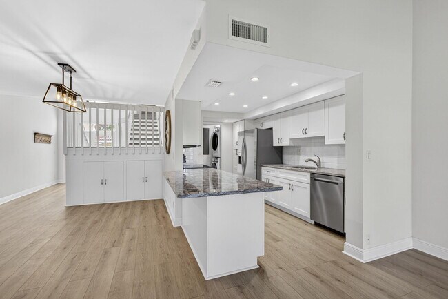 Building Photo - 259 Old Meadow Way