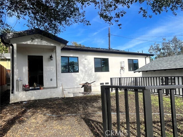 Building Photo - 4909 Aldama St