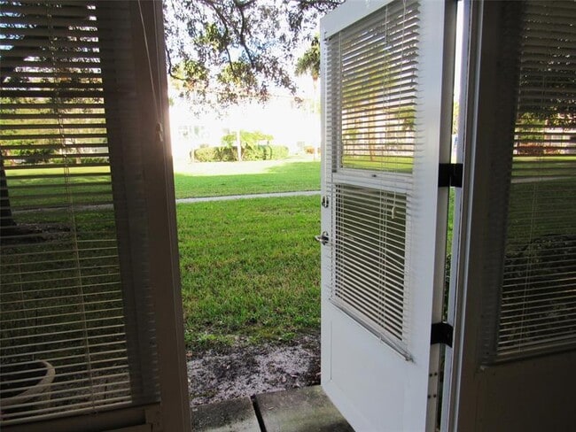 Building Photo - 2804 Victoria Way