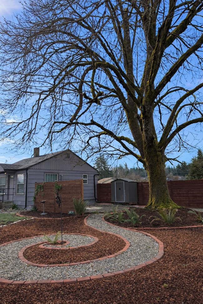 Building Photo - Freshly Updated Thurston Home!