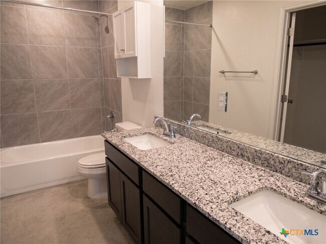 Building Photo - 514 Lost Trl
