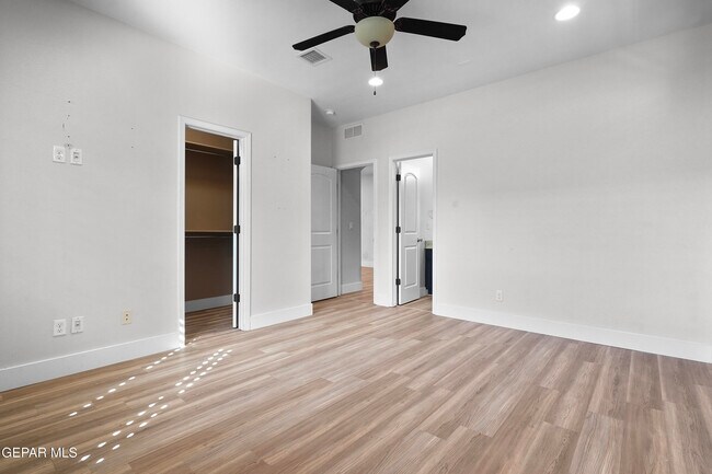 Building Photo - 13538 Lawkland St