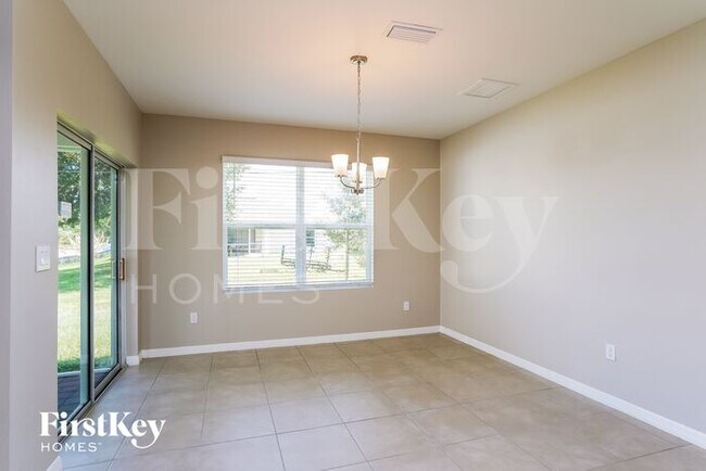 Building Photo - 349 NE 30th Terrace