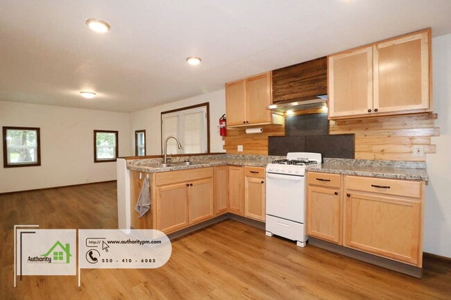 Building Photo - 4083 Notre Dame Ave