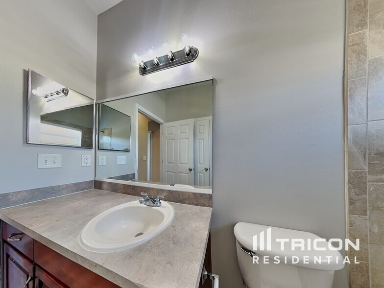 Building Photo - 4330 Marchmont Blvd