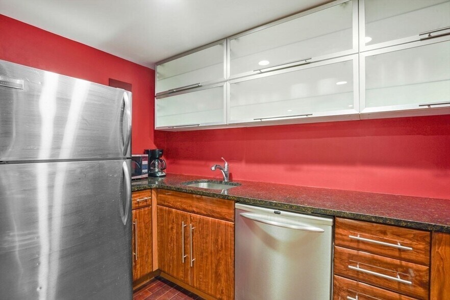 Building Photo - 685 Massachusetts Ave