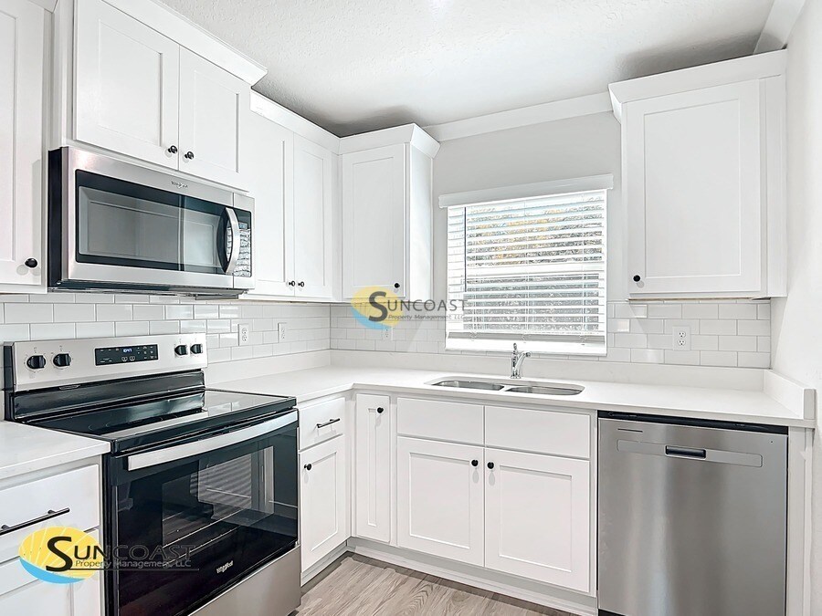 Building Photo - 698 W Virginis Dr