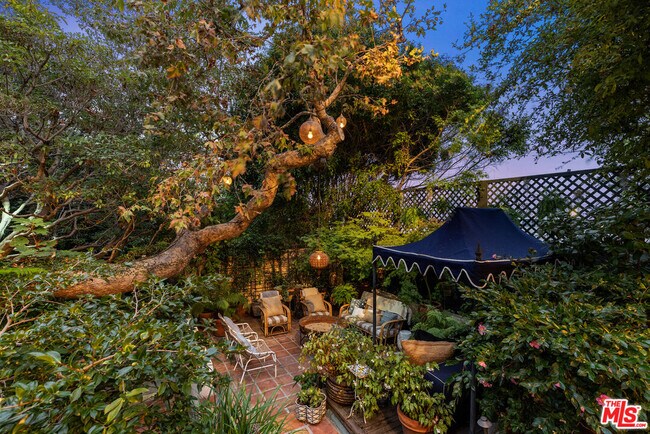 Building Photo - 175 W Channel Rd