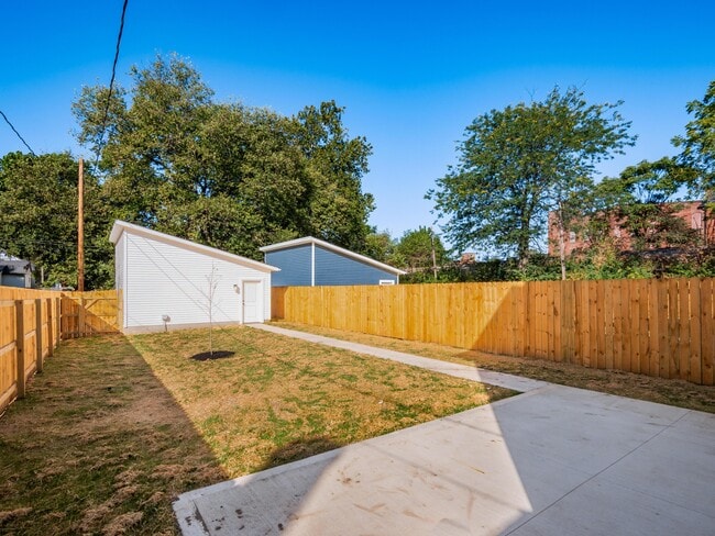 Building Photo - 167 Wisconsin Ave