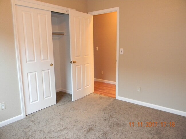 Building Photo - Roseville, Cresleigh Highlands, Near Galleria Mall, Single Story 3/4 Bed/office , Gardner, Patio ...