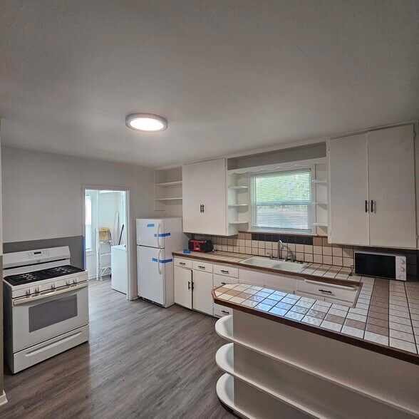 Building Photo - 1211 Laburnum Ave
