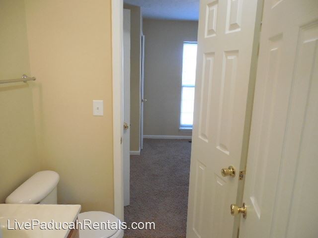 Building Photo - 2 br, 1.5 bath Apartment - 110 Fuller Rd.