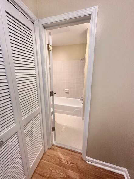 Main Level Bathroom - 5030 Laurel Bridge Dr SE