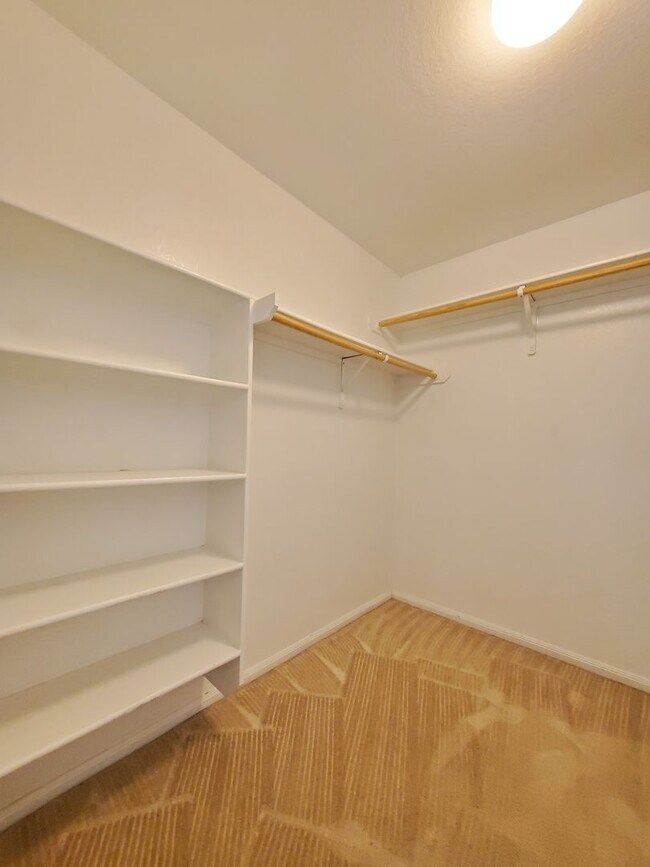 Building Photo - 4-Bedroom House for Rent in Killeen
