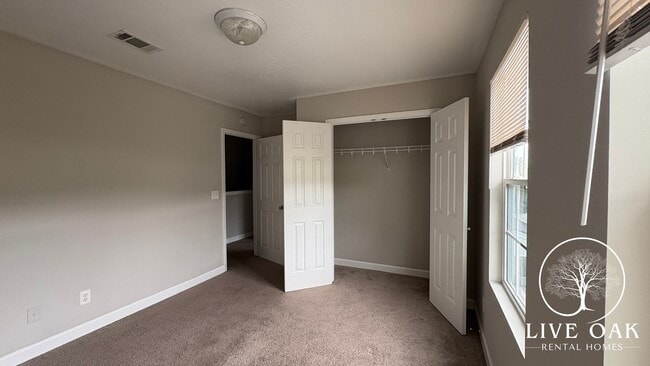 Building Photo - SUMMER MOVE-IN SPECIAL: $500 OFF 1st MONTH...