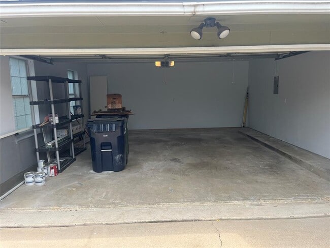 Building Photo - 1806 Dublin Dr