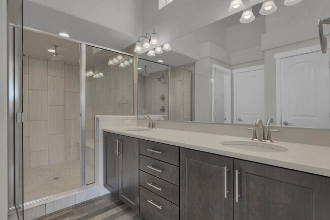 Building Photo - 15782 Lake Mist Dr