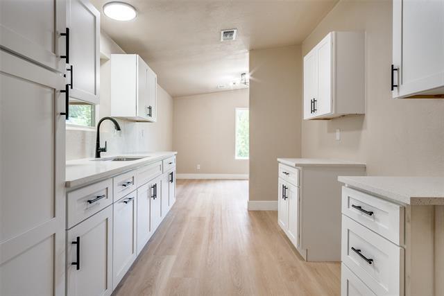 Primary Photo - 2406 White Oak Trail