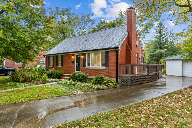 Building Photo - 549 Claymont Dr