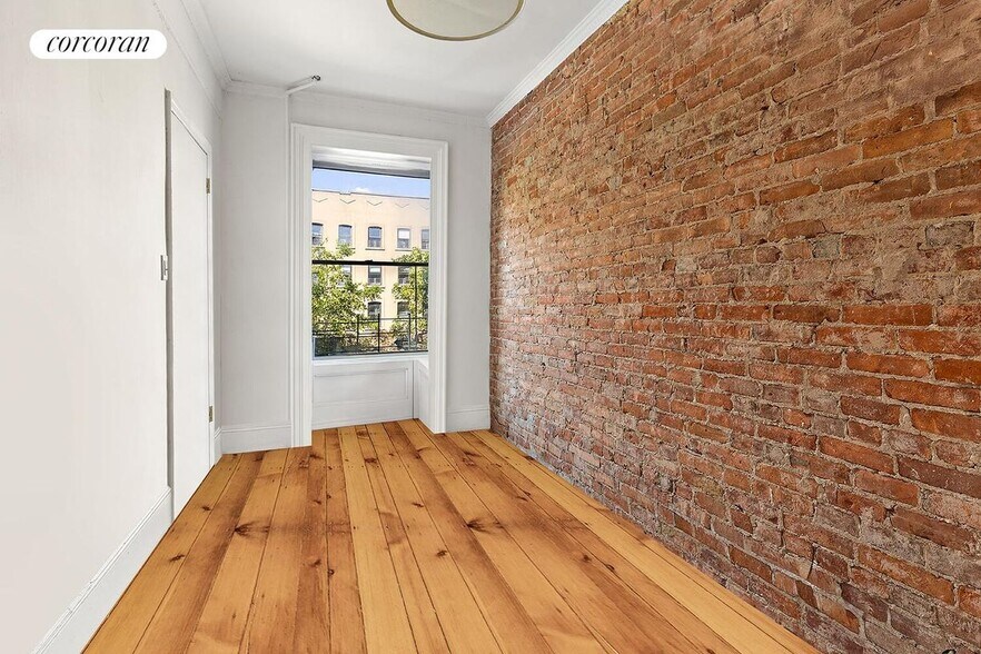 Building Photo - 70 1st Pl