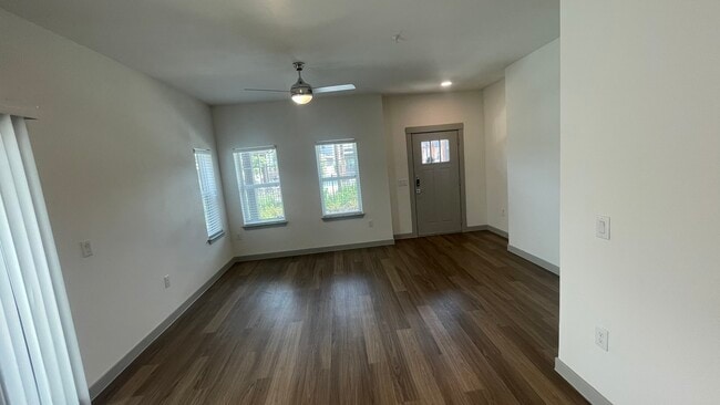 Building Photo - 2614 Waterway Ln