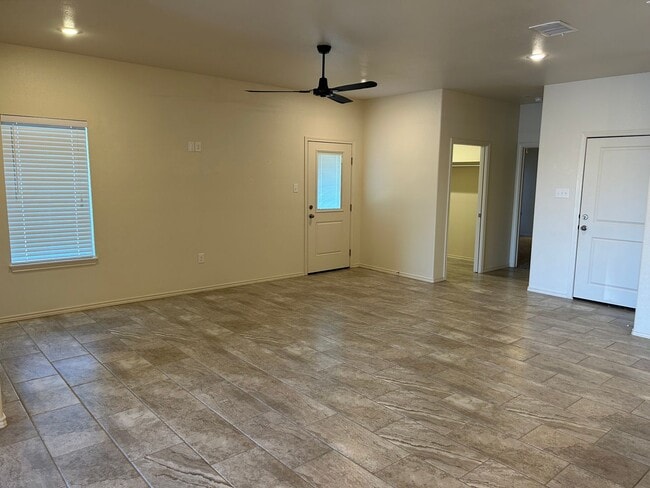 Building Photo - 9603 Iola Ave