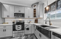Building Photo - Sober Living Recovery House for men in New...