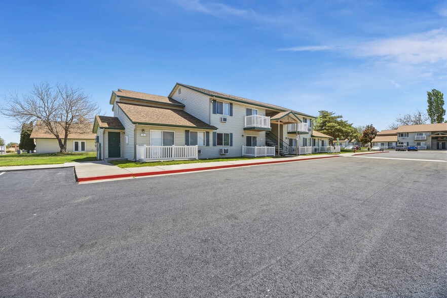 Building Photo - Twin Falls Gardens Apartments