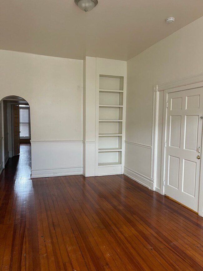 Building Photo - 2630 N Charles St