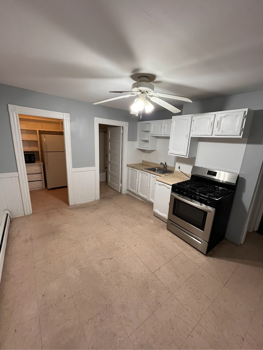 Kitchen - 13 Forest Ave