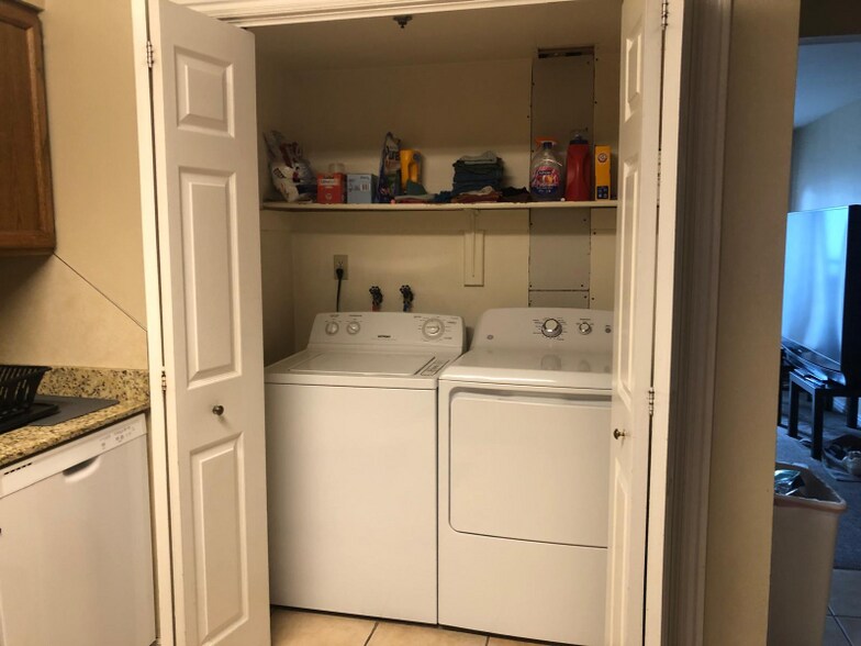 Building Photo - 284 E 600 N